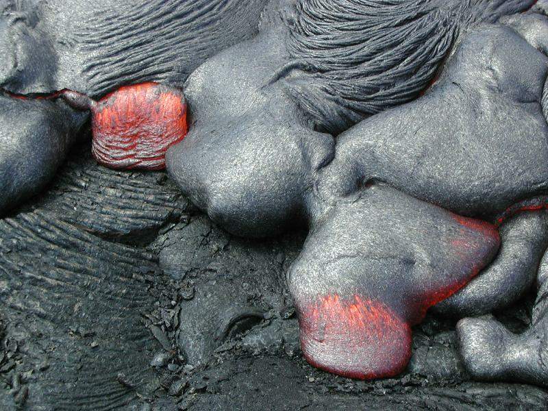 070202VolcanoLava0956