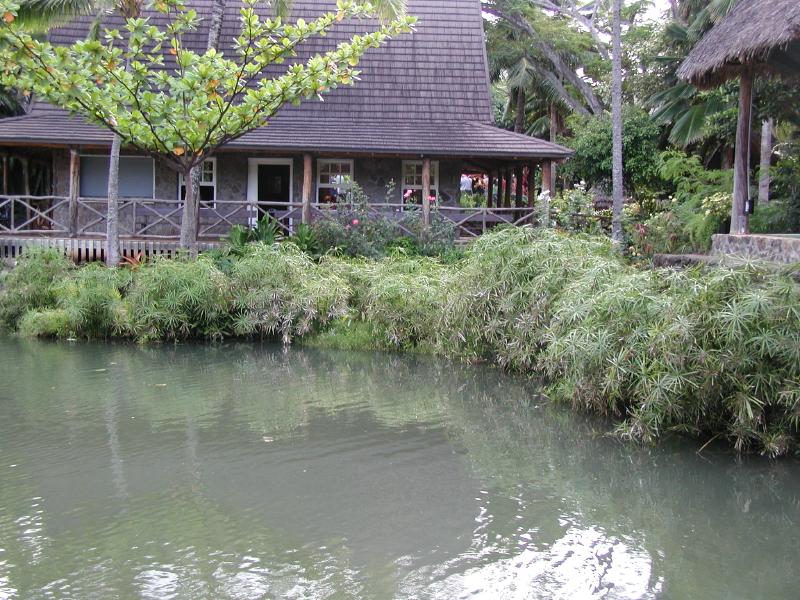 062702.PolynesianCC70